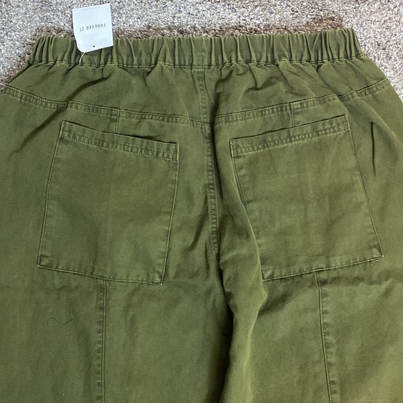 Forever 21 Women’s Straight Leg Pants sz XL Olive Color NWT - Picture 6 of 7